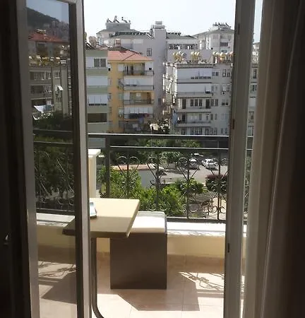 Cleo Park Apartment *
